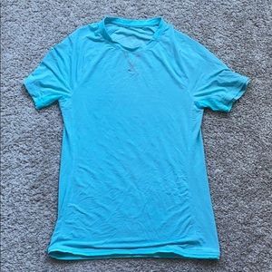 Lululemon workout shirt